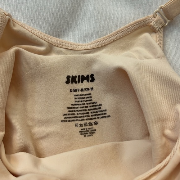 SKIMS SEAMLESS SCULPT MID THIGH BODYSUIT - Picture 2 of 3